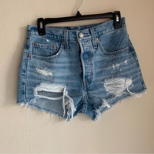 Levi’s Distressed Shorts Size 26